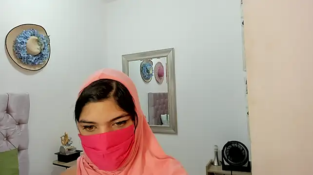 Snapshot of anissa- chatting on February 2025 12:33:01 PM anissa- online show from February 2025 12:33:01 PM