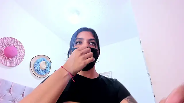 Snapshot of anissa- chatting on February 2025 04:03:01 PM anissa- online show from February 2025 04:03:01 PM