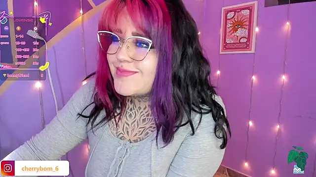 Snapshot of cherrybom_ chatting on September 2025 08:09:02 PM cherrybom online show from September 2025 08:09:02 PM