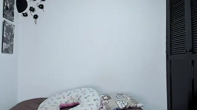 Abby Saenz01 online show from October 2025 06:39:02 PM