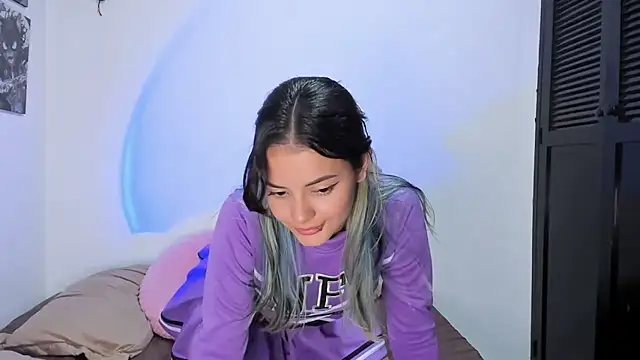 Abby Saenz01 online show from October 2025 10:28:02 PM