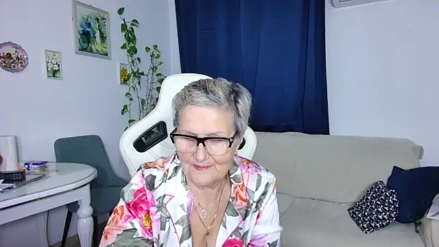 Selenna57 online show from January 2026 06:37:01 PM