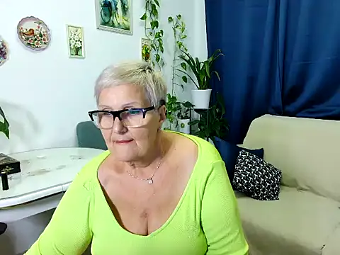 Selenna57 online show from December 2025 05:56:02 PM