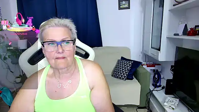 Snapshot of Selenna57 chatting on May 2026 05:29:02 PM Selenna57 online show from May 2026 05:29:02 PM