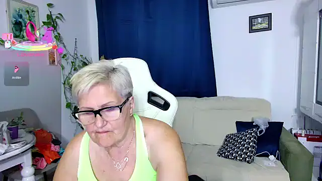 Snapshot of Selenna57 chatting on April 2026 05:20:01 PM Selenna57 online show from April 2026 05:20:01 PM