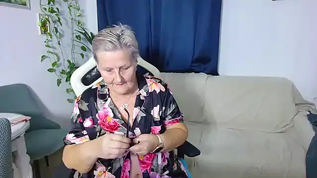 Selenna57 online show from November 2025 06:19:01 PM