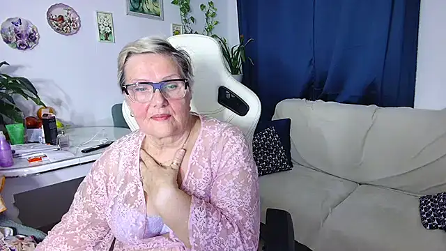 Selenna57 online show from January 2026 06:44:02 PM