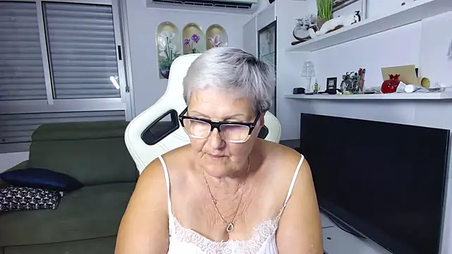 Snapshot of Selenna57 chatting on July 2026 05:21:01 PM Selenna57 online show from July 2026 05:21:01 PM