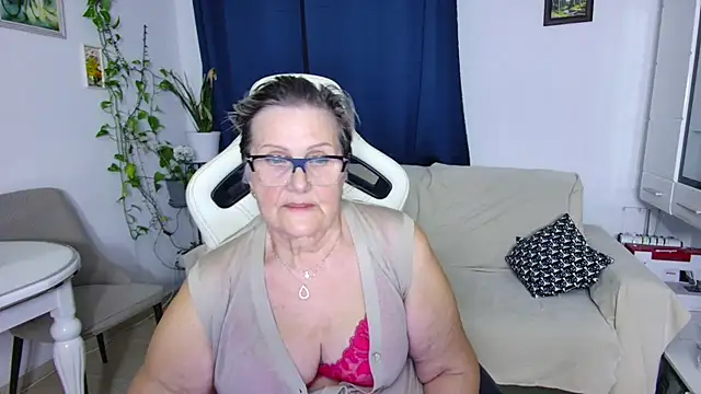 Snapshot of Selenna57 chatting on April 2026 04:59:01 PM Selenna57 online show from April 2026 04:59:01 PM