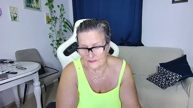 Snapshot of Selenna57 chatting on February 2026 06:19:01 PM Selenna57 online show from February 2026 06:19:01 PM