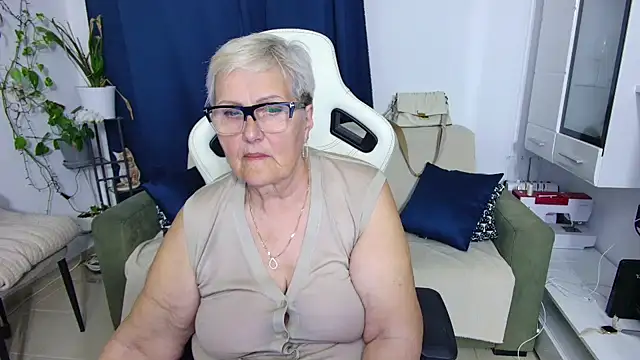 Snapshot of Selenna57 chatting on May 2026 04:55:02 PM Selenna57 online show from May 2026 04:55:02 PM