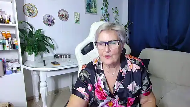 Selenna57 online show from December 2025 06:09:01 PM