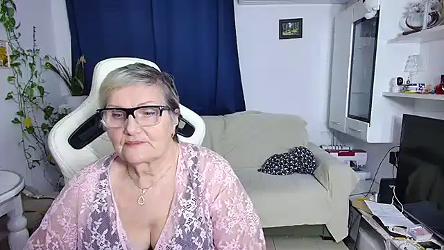 Snapshot of Selenna57 chatting on April 2026 05:30:02 PM Selenna57 online show from April 2026 05:30:02 PM