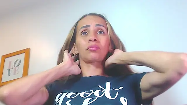 Amber Moore online show from June 2026 07:13:01 PM