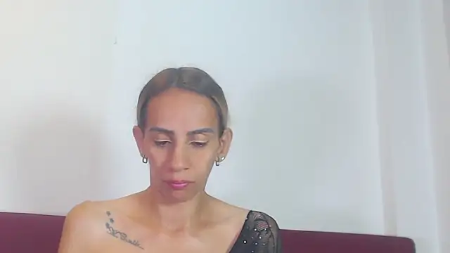 Amber Moore online show from June 2026 02:33:01 PM