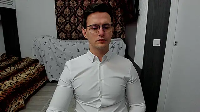 sexxymuscles4u online show from March 2025 01:12:01 PM