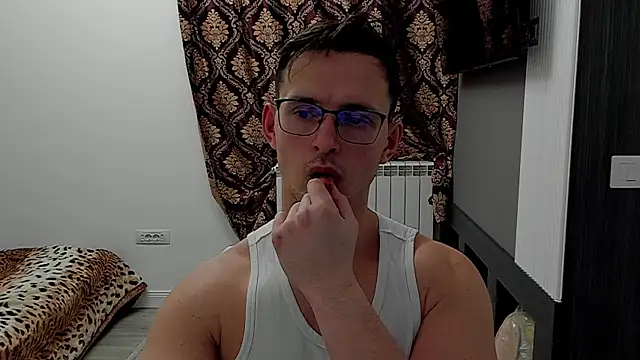 sexxymuscles4u online show from February 2025 03:05:01 PM
