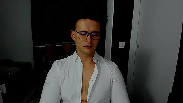 sexxymuscles4u online show from November 2025 01:59:02 PM