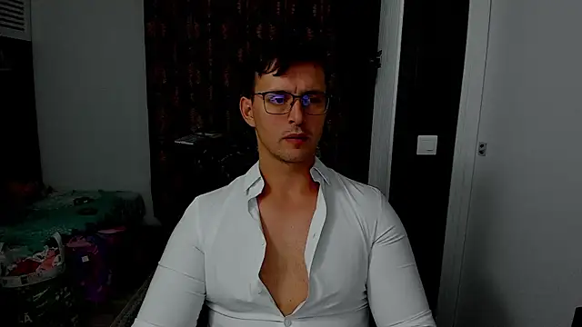 sexxymuscles4u online show from October 2025 11:44:02 AM