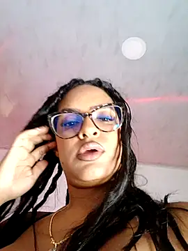 nashiira  online show from December 2025 09:58:02 PM