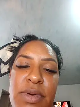 nashiira  online show from April 2026 10:07:01 PM