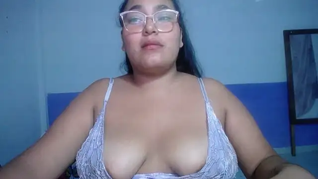 Snapshot of sirena_15 chatting on July 2026 05:18:01 AM sirena 15 online show from July 2026 05:18:01 AM