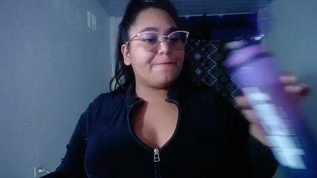 Snapshot of sirena_15 chatting on April 2026 05:01:02 AM sirena 15 online show from April 2026 05:01:02 AM