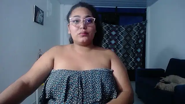 Snapshot of sirena_15 chatting on November 2025 05:45:02 AM sirena 15 online show from November 2025 05:45:02 AM