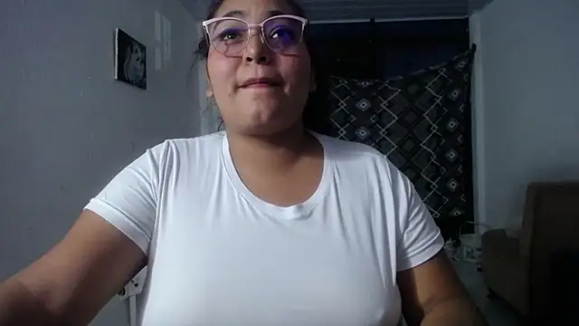 Snapshot of sirena_15 chatting on November 2025 06:19:01 AM sirena 15 online show from November 2025 06:19:01 AM