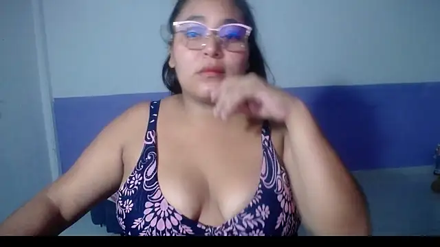 Snapshot of sirena_15 chatting on May 2026 05:23:02 AM sirena 15 online show from May 2026 05:23:02 AM