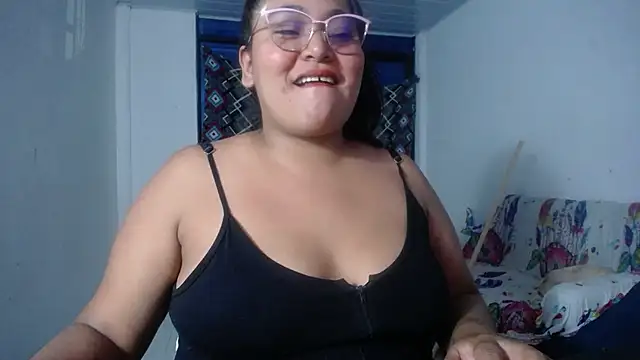 Snapshot of sirena_15 chatting on February 2026 05:25:01 AM sirena 15 online show from February 2026 05:25:01 AM