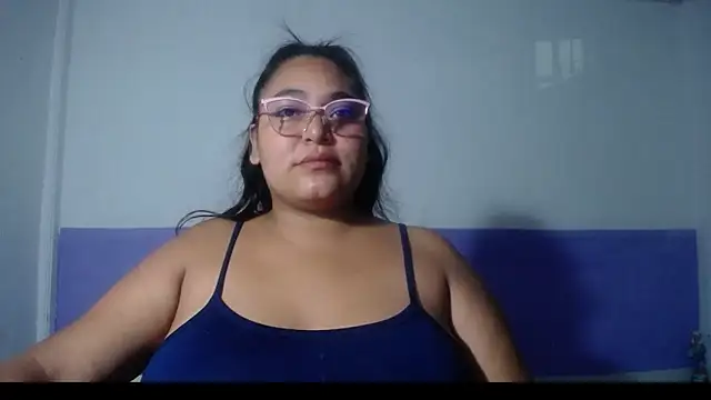 Snapshot of sirena_15 chatting on May 2026 05:33:01 AM sirena 15 online show from May 2026 05:33:01 AM