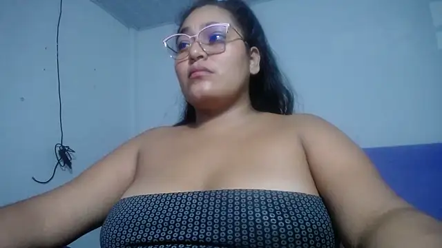 Snapshot of sirena_15 chatting on June 2026 05:23:01 AM sirena 15 online show from June 2026 05:23:01 AM