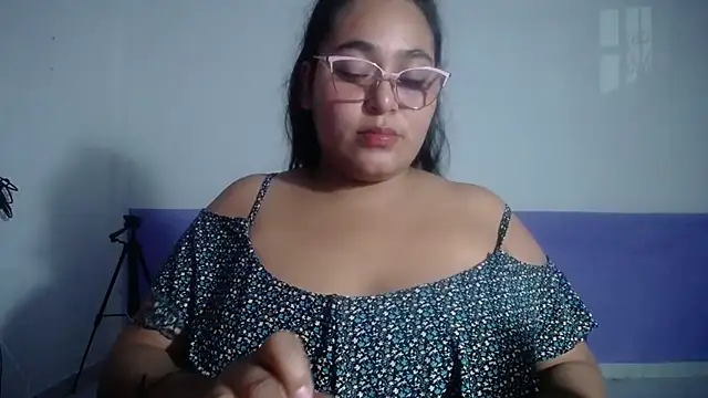Snapshot of sirena_15 chatting on May 2026 05:24:01 AM sirena 15 online show from May 2026 05:24:01 AM