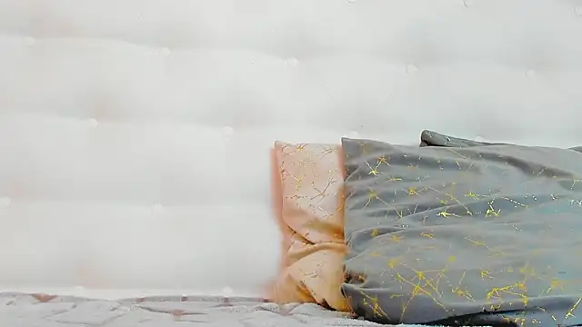 Snapshot of karissia chatting on October 2025 05:50:02 AM karissia online show from October 2025 05:50:02 AM