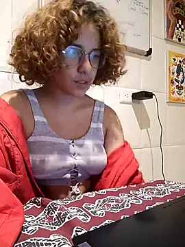 Snapshot of EmmaMelissa0521 chatting on February 2025 12:36:01 AM EmmaMelissa0521 online show from February 2025 12:36:01 AM
