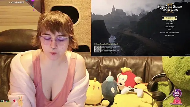 GamerGirl Eve online show from November 2025 07:08:02 PM