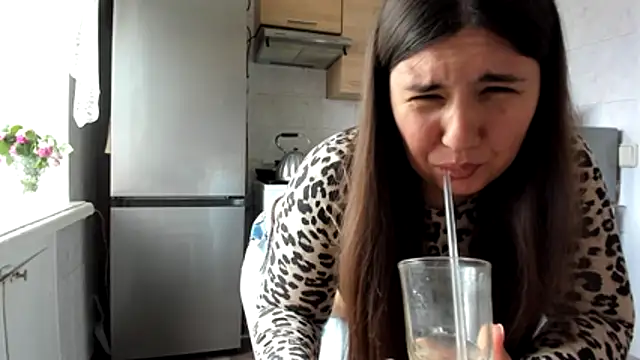 Snapshot of MiaMarrone chatting on May 2026 01:39:01 PM MiaMarrone online show from May 2026 01:39:01 PM