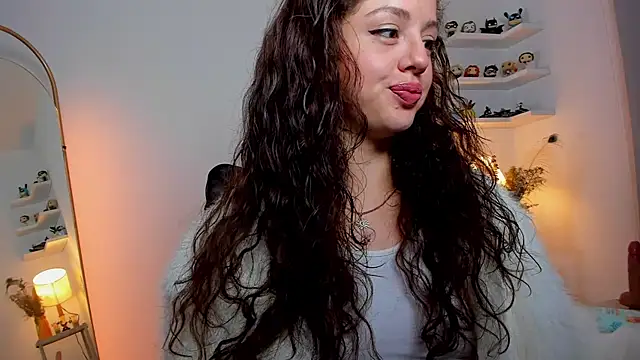 Cassandra Caiin online show from December 2025 08:15:02 AM