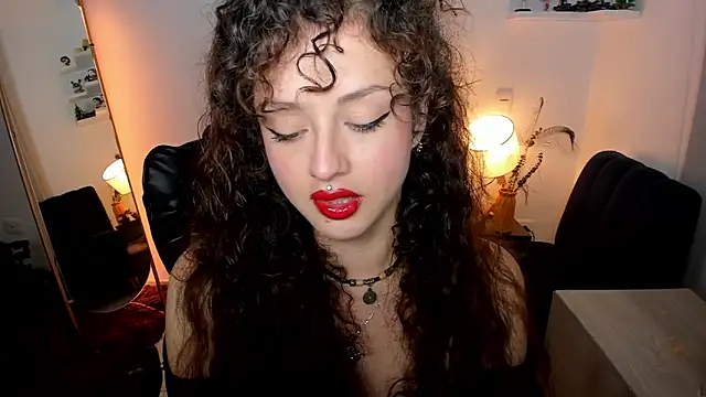 Cassandra Caiin online show from May 2026 02:18:02 AM