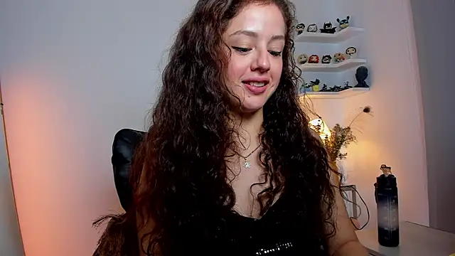 Cassandra Caiin online show from November 2025 01:59:02 PM