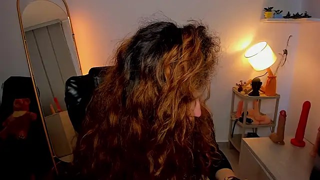 Cassandra Caiin online show from September 2025 01:44:01 PM