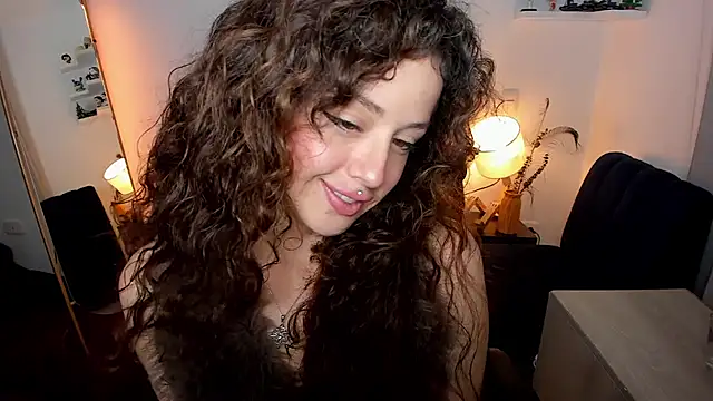 Cassandra Caiin online show from May 2026 01:24:02 AM