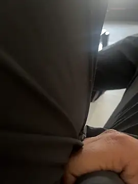 Snapshot of bigshow112 chatting on January 2025 07:11:01 AM bigshow112 online show from January 2025 07:11:01 AM