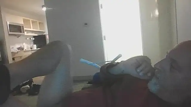 Snapshot of Yankeedave420 chatting on January 2026 03:32:01 AM Yankeedave420 online show from January 2026 03:32:01 AM