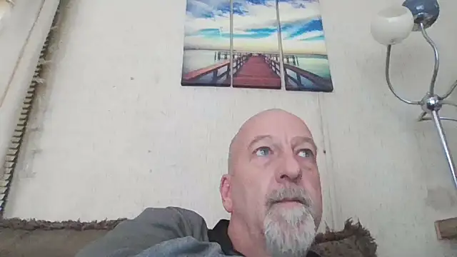 Snapshot of Yankeedave420 chatting on November 2025 09:15:04 PM Yankeedave420 online show from November 2025 09:15:04 PM