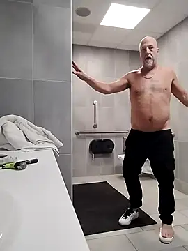 Snapshot of Yankeedave420 chatting on February 2026 08:12:02 AM Yankeedave420 online show from February 2026 08:12:02 AM