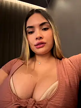 AnaCarrera online show from October 2025 03:56:02 PM