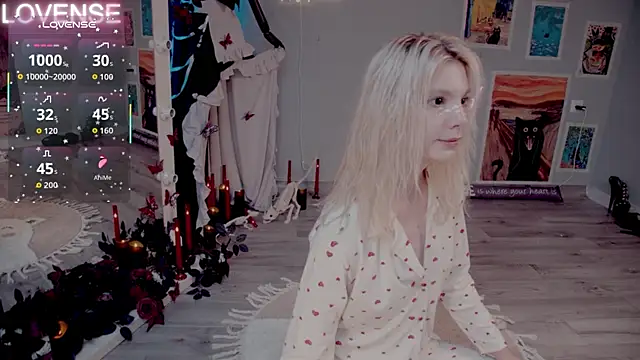 Careful i bite online show from November 2025 05:33:01 AM