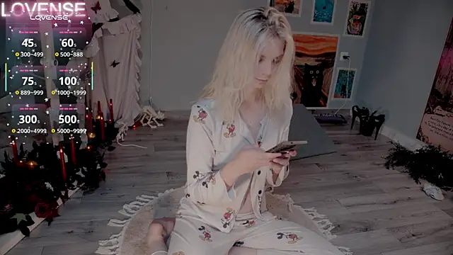 Careful i bite online show from November 2025 06:40:01 AM